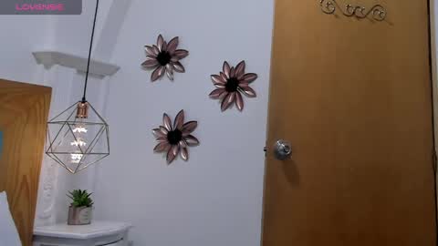 keisymoon_ online show from 05-26-26, 02:18