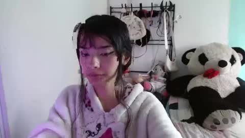 Snapshot of keity_russo03 chatting on 11-26-25, 08:21 annie rosse16 online show from 11-26-25, 08:21