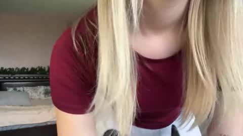 Sylvia online show from 12-19-25, 08:21