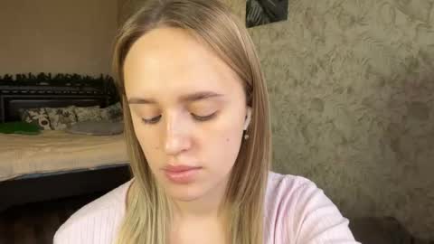 Sylvia online show from 12-21-25, 08:32