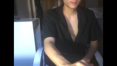 Snapshot of kell_yn16 chatting on 05-30-26, 04:04 kell_yn16 online show from 05-30-26, 04:04