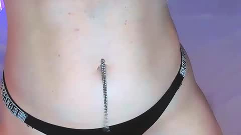 Snapshot of kellefox chatting on 01-19-25, 11:01 Linda online show from 01-19-25, 11:01