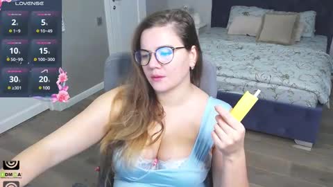 Snapshot of kellielowie chatting on 01-10-25, 08:18 kellielowie online show from 01-10-25, 08:18