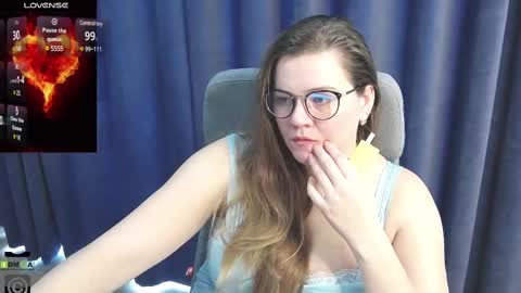 Snapshot of kellielowie chatting on 03-04-25, 08:13 kellielowie online show from 03-04-25, 08:13