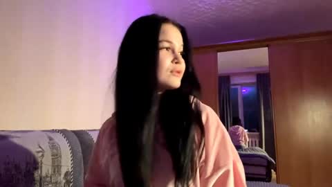 Bella online show from 03-30-26, 03:46