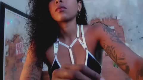 Snapshot of kelly__thomson chatting on 01-19-25, 10:17 kelly__thomson online show from 01-19-25, 10:17