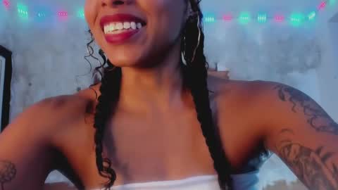 Snapshot of kelly__thomson chatting on 01-20-25, 09:53 kelly__thomson online show from 01-20-25, 09:53