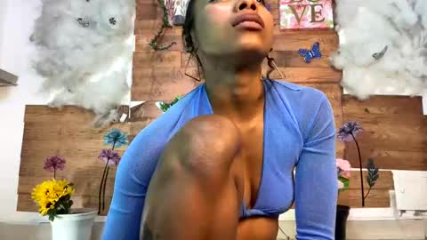 Snapshot of kelly__thomson chatting on 01-22-25, 03:52 kelly__thomson online show from 01-22-25, 03:52