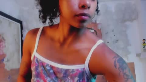 Snapshot of kelly__thomson chatting on 01-23-25, 02:33 kelly__thomson online show from 01-23-25, 02:33