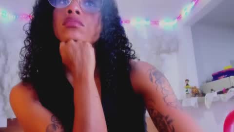 Snapshot of kelly__thomson chatting on 02-12-25, 12:48 kelly__thomson online show from 02-12-25, 12:48