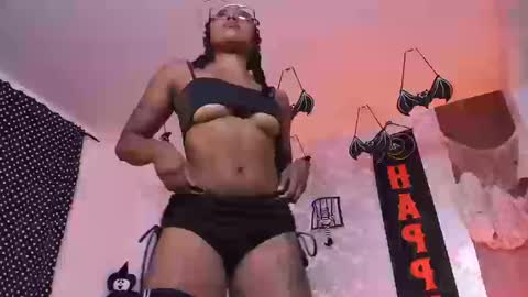 Snapshot of kelly__thomson chatting on 10-09-25, 10:52 kelly__thomson online show from 10-09-25, 10:52