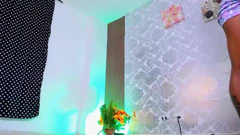 Snapshot of kelly__thomson chatting on 11-08-25, 11:14 kelly__thomson online show from 11-08-25, 11:14