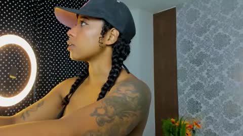 Snapshot of kelly__thomson chatting on 11-28-25, 10:56 kelly__thomson online show from 11-28-25, 10:56