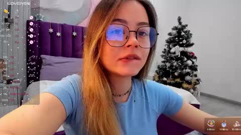 Snapshot of kelly_cuutie chatting on 01-06-25, 01:20 Kelly online show from 01-06-25, 01:20
