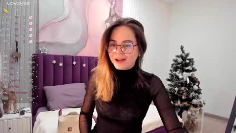 Snapshot of kelly_cuutie chatting on 01-10-25, 12:49 Kelly online show from 01-10-25, 12:49