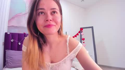Snapshot of kelly_cuutie chatting on 02-20-25, 05:33 Kelly online show from 02-20-25, 05:33