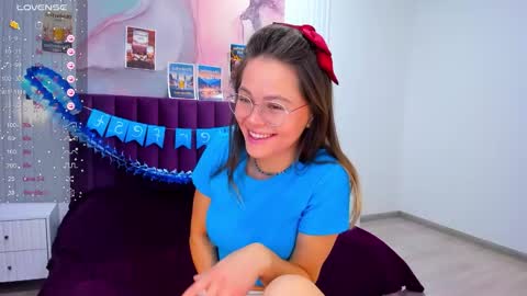 Snapshot of kelly_cuutie chatting on 10-02-25, 01:12 Kelly online show from 10-02-25, 01:12