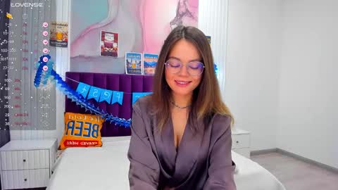Snapshot of kelly_cuutie chatting on 10-03-25, 01:02 Kelly online show from 10-03-25, 01:02