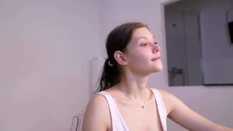  KELLY  online show from 01-09-25, 05:33