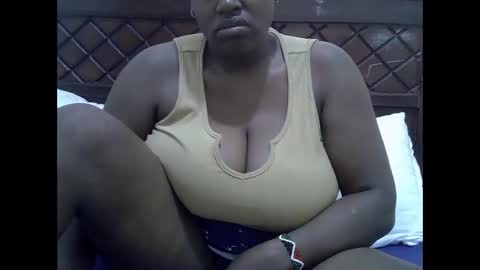 Snapshot of kelly_jones9 chatting on 05-19-26, 12:44 kelly_jones9 online show from 05-19-26, 12:44