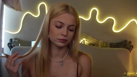 Kelly online show from 09-24-25, 05:22