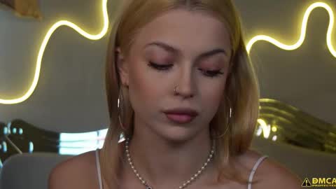 Kelly online show from 09-28-25, 05:24