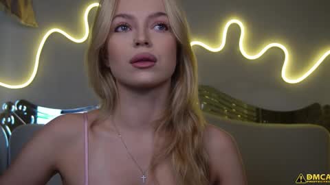 Kelly online show from 10-06-25, 05:16