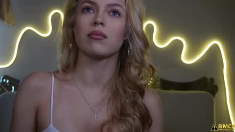 Kelly online show from 10-10-25, 05:28