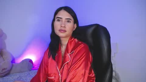 Snapshot of kelly_richardson1 chatting on 12-10-24, 02:06 elena online show from 12-10-24, 02:06