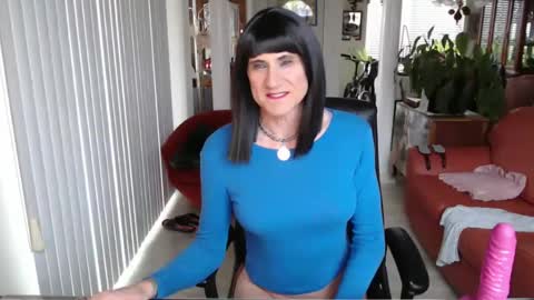 Snapshot of kellyannelynn chatting on 01-04-25, 05:16 kellyanne Lynn but please call me fucktoy online show from 01-04-25, 05:16