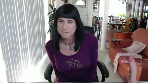 Snapshot of kellyannelynn chatting on 09-13-25, 04:18 kellyanne Lynn but please call me fucktoy online show from 09-13-25, 04:18