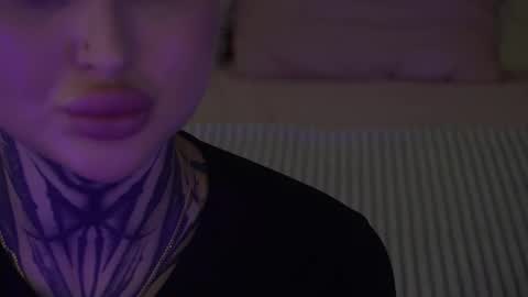 Snapshot of kellybabbe chatting on 11-04-25, 01:43 Kelly online show from 11-04-25, 01:43