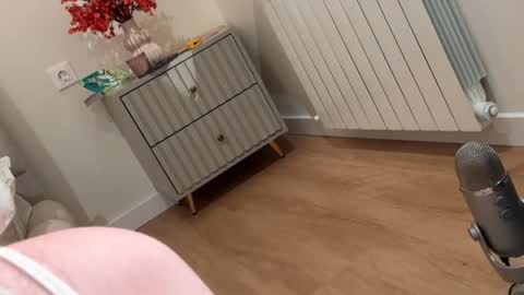 Snapshot of kellyberry__ chatting on 10-09-25, 09:18 Kelly online show from 10-09-25, 09:18