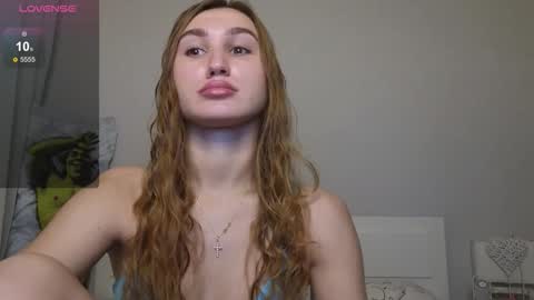 Snapshot of kellykeat chatting on 10-05-25, 09:34 Princess Kelly online show from 10-05-25, 09:34