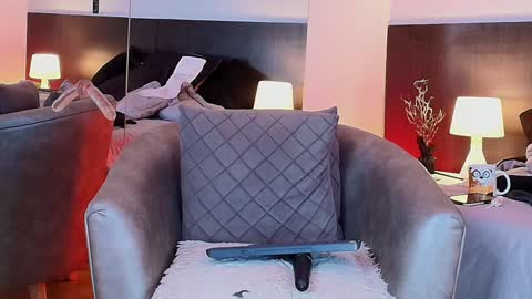 Snapshot of kellylust_ chatting on 12-29-24, 02:27 Kelly online show from 12-29-24, 02:27