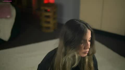 Snapshot of kellymathews chatting on 05-20-26, 02:18 Denise online show from 05-20-26, 02:18