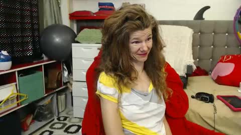 Snapshot of kellynumber chatting on 01-15-25, 12:19 kelly online show from 01-15-25, 12:19