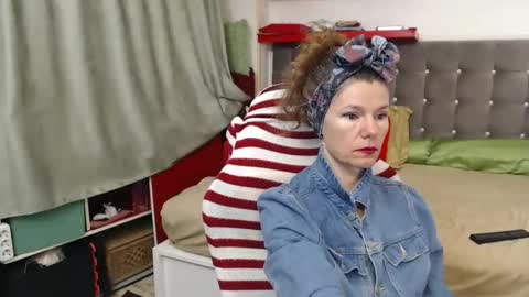 kelly online show from 12-04-25, 03:49