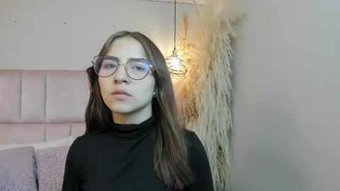 Snapshot of kely_morgan chatting on 06-19-26, 03:11 Kely online show from 06-19-26, 03:11
