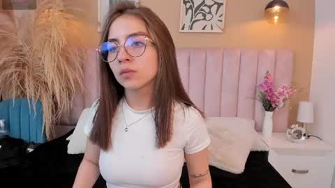 Snapshot of kely_morgan chatting on 07-18-26, 03:11 Kely online show from 07-18-26, 03:11