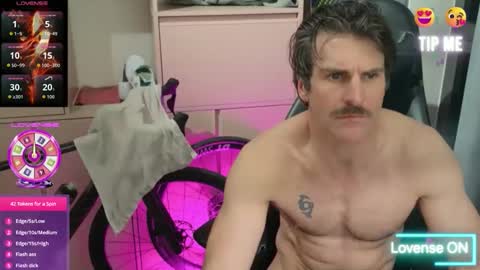 Snapshot of ken_davids chatting on 12-15-25, 04:55 KenD online show from 12-15-25, 04:55