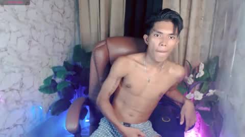 Snapshot of ken_minjun chatting on 05-12-26, 12:35 ken_minjun online show from 05-12-26, 12:35