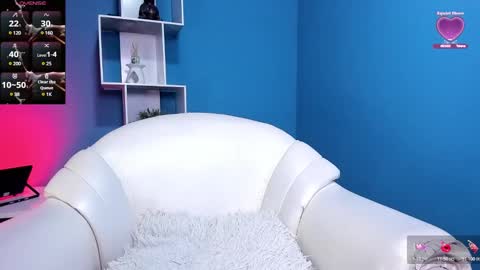 Snapshot of kenda_hot chatting on 01-20-25, 02:25 Laura online show from 01-20-25, 02:25