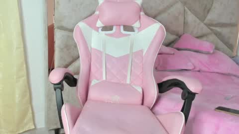 Snapshot of kendal_hot1 chatting on 09-17-25, 09:27 Aleja3 online show from 09-17-25, 09:27