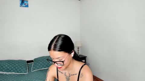 Kendal online show from 11-24-25, 03:34