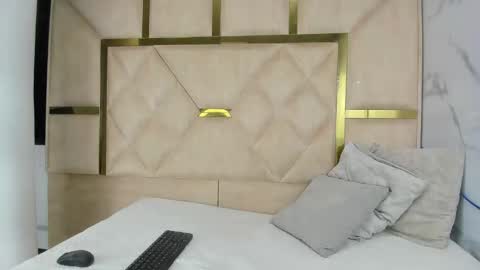 Snapshot of kendall69__ chatting on 11-14-25, 01:10 kendall69__ online show from 11-14-25, 01:10