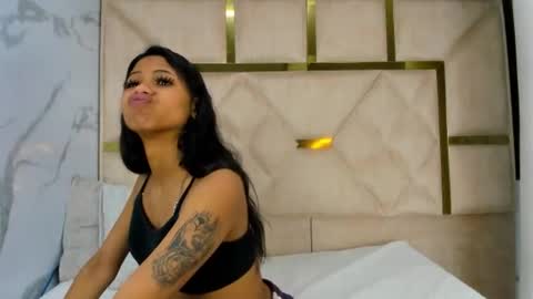 Snapshot of kendall69__ chatting on 11-27-25, 01:02 kendall69__ online show from 11-27-25, 01:02