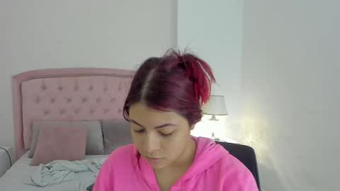 Kendall online show from 09-15-25, 04:12