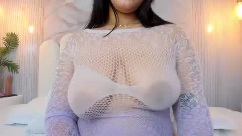 Snapshot of kendall_curves chatting on 07-25-26, 12:09 Kendall no Jenner online show from 07-25-26, 12:09