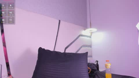 kendall_evanss_ online show from 05-11-26, 08:28